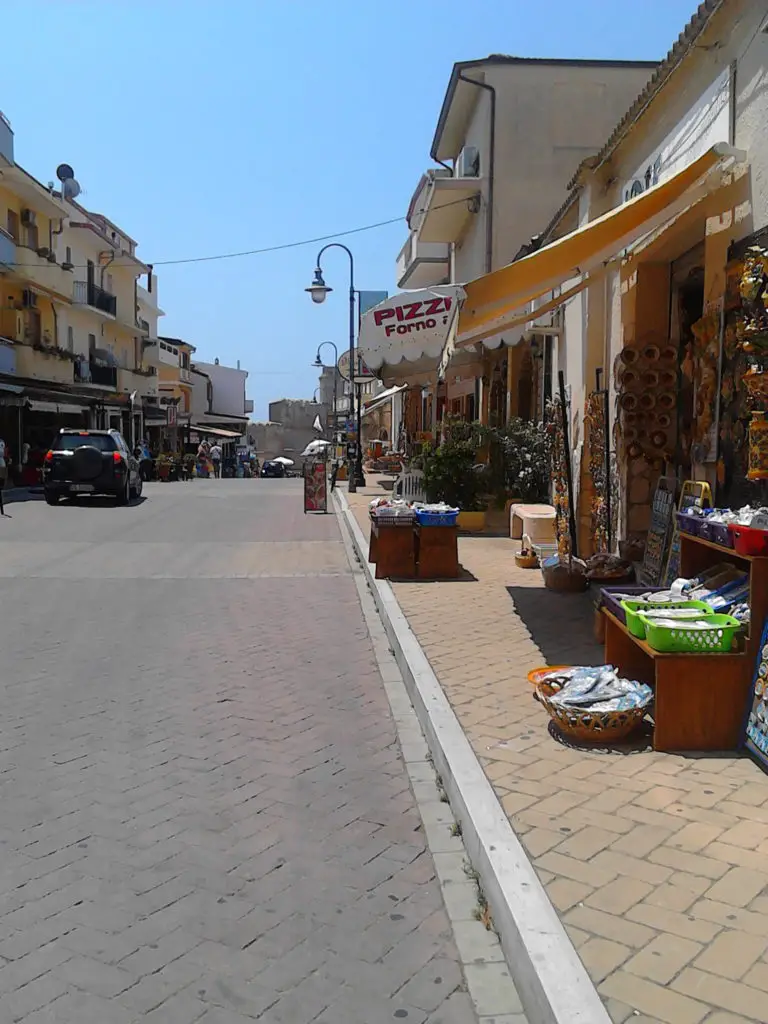 Many people come to Capo Rizzuto for snorkelling and diving. Also great for shopping.
