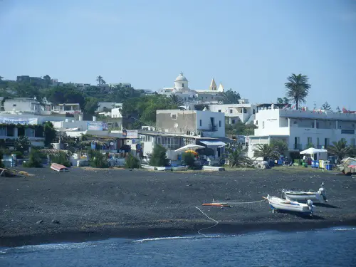 Stromboli beach