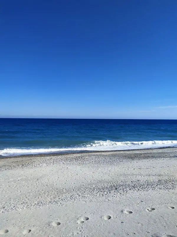 The first footprints on the beach after covid