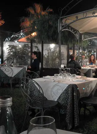 Garden restaurants