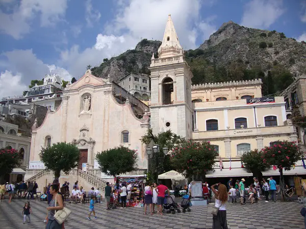 The main square of Taormina where solo travellers can meet interesting people