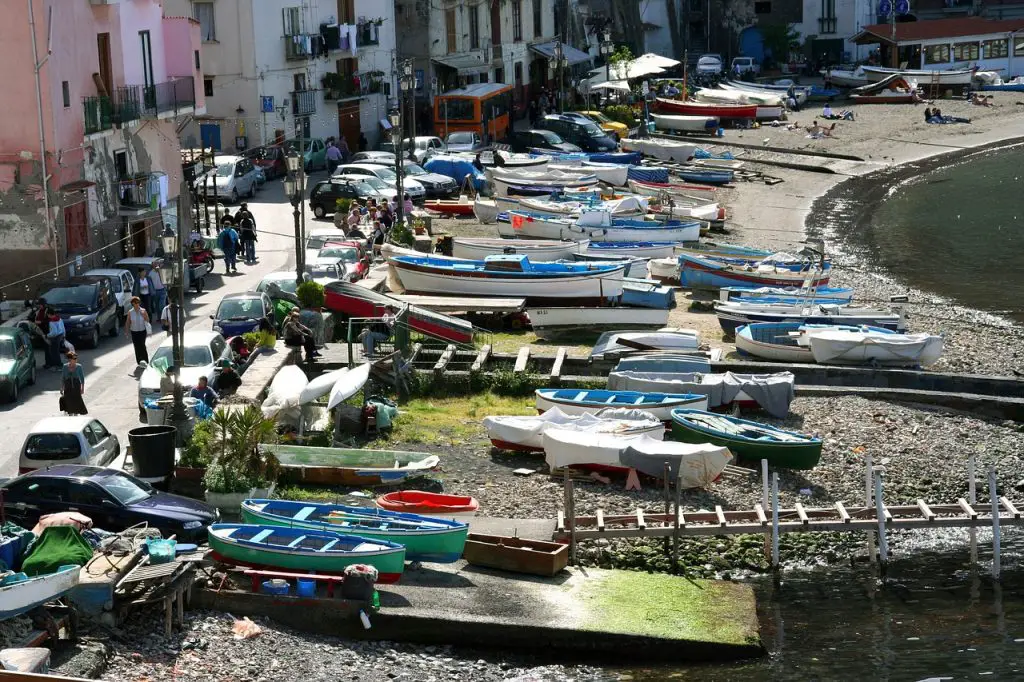 A walk around the fishing village of Marina Grande